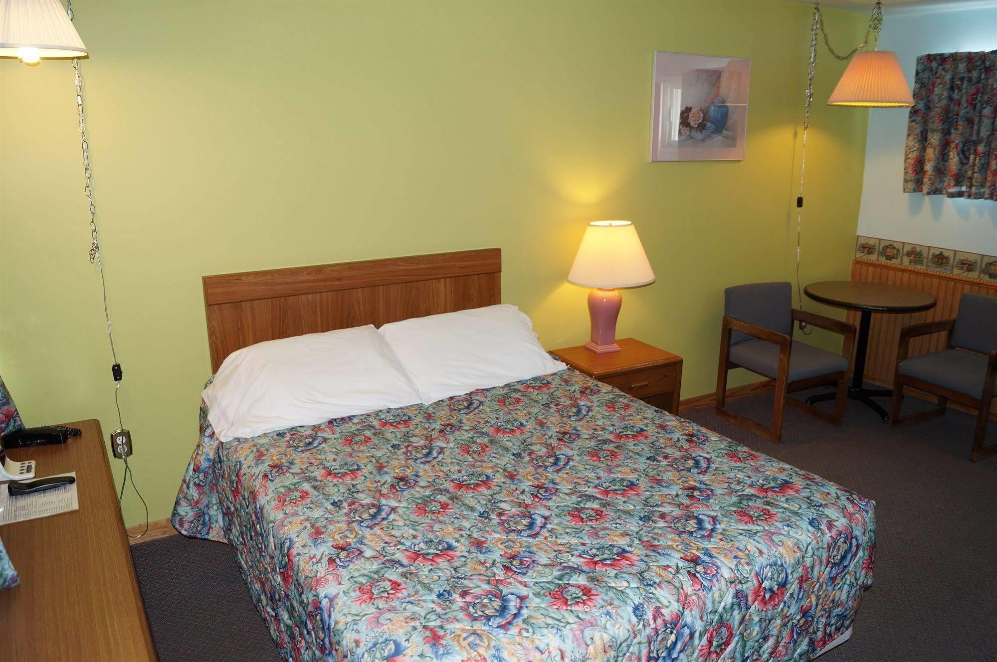 Robyn'S Motel Peterborough Exteriör bild