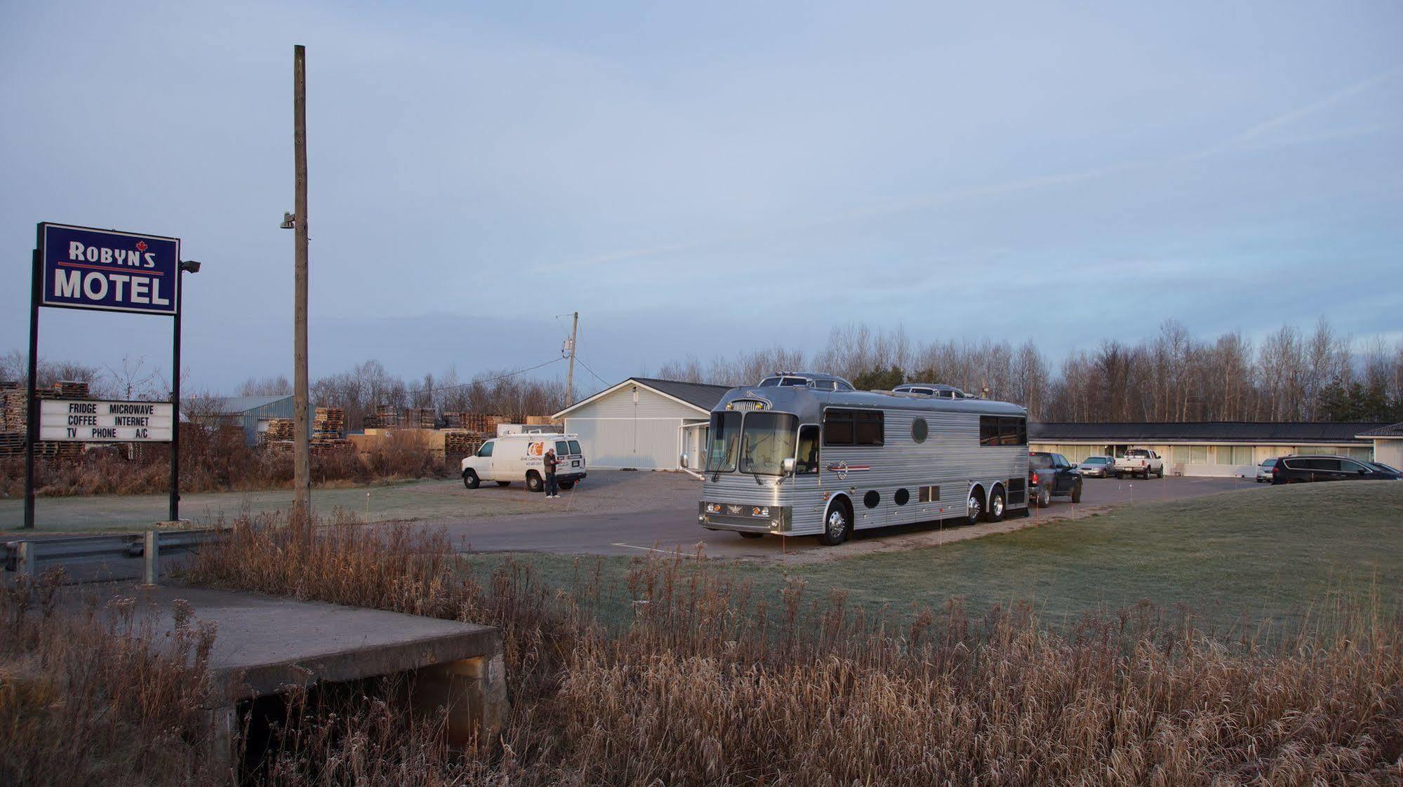 Robyn'S Motel Peterborough Exteriör bild